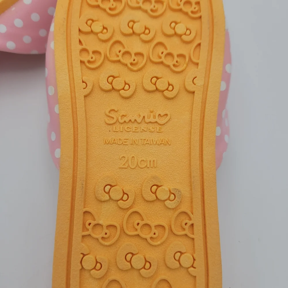Hello Kitty Girls Slip On Sandals Flat Heel Cushioned Insole Tread Like New 13M - Picture 11 of 11